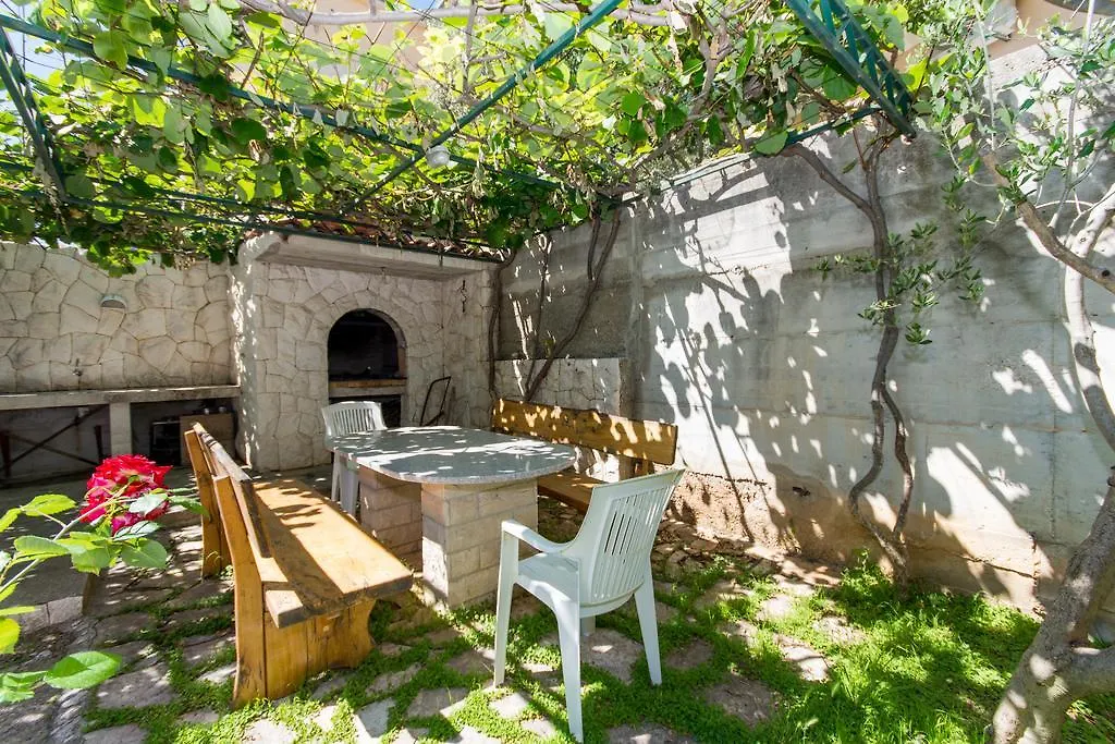 Apartmani Ferdi Trogir Lägenhet