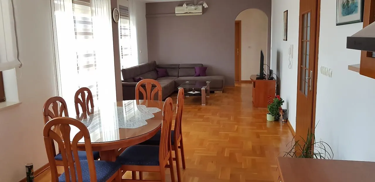 Apartmani Ferdi Trogir 0*,  Kroatien