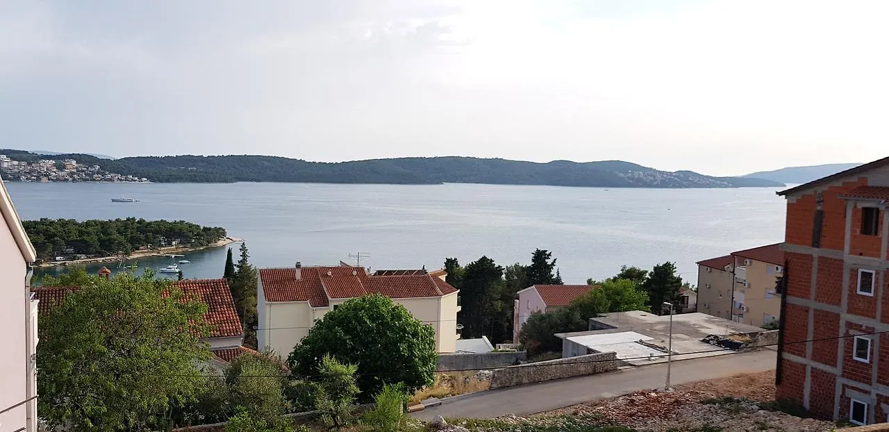 Apartmani Ferdi Trogir Lägenhet