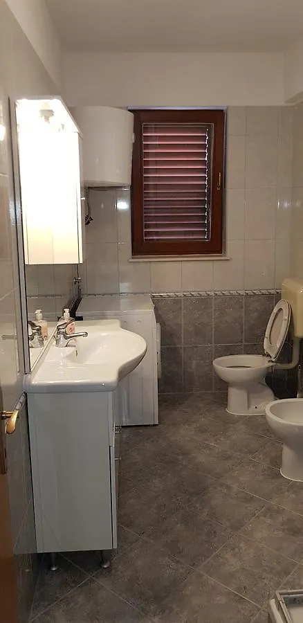 Apartmani Ferdi Trogir 0*,